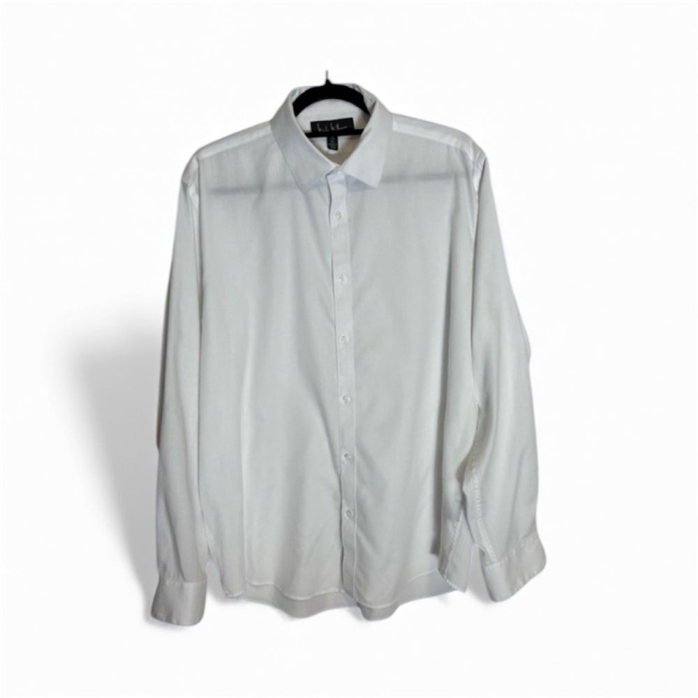 NICOLE MILLER Men’s XL lightweight White Modern Fit shirt 34/35